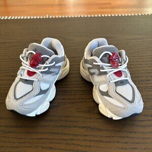 New Balance 9060 - Toddler Size: 7 (Wide) Grey/Grey